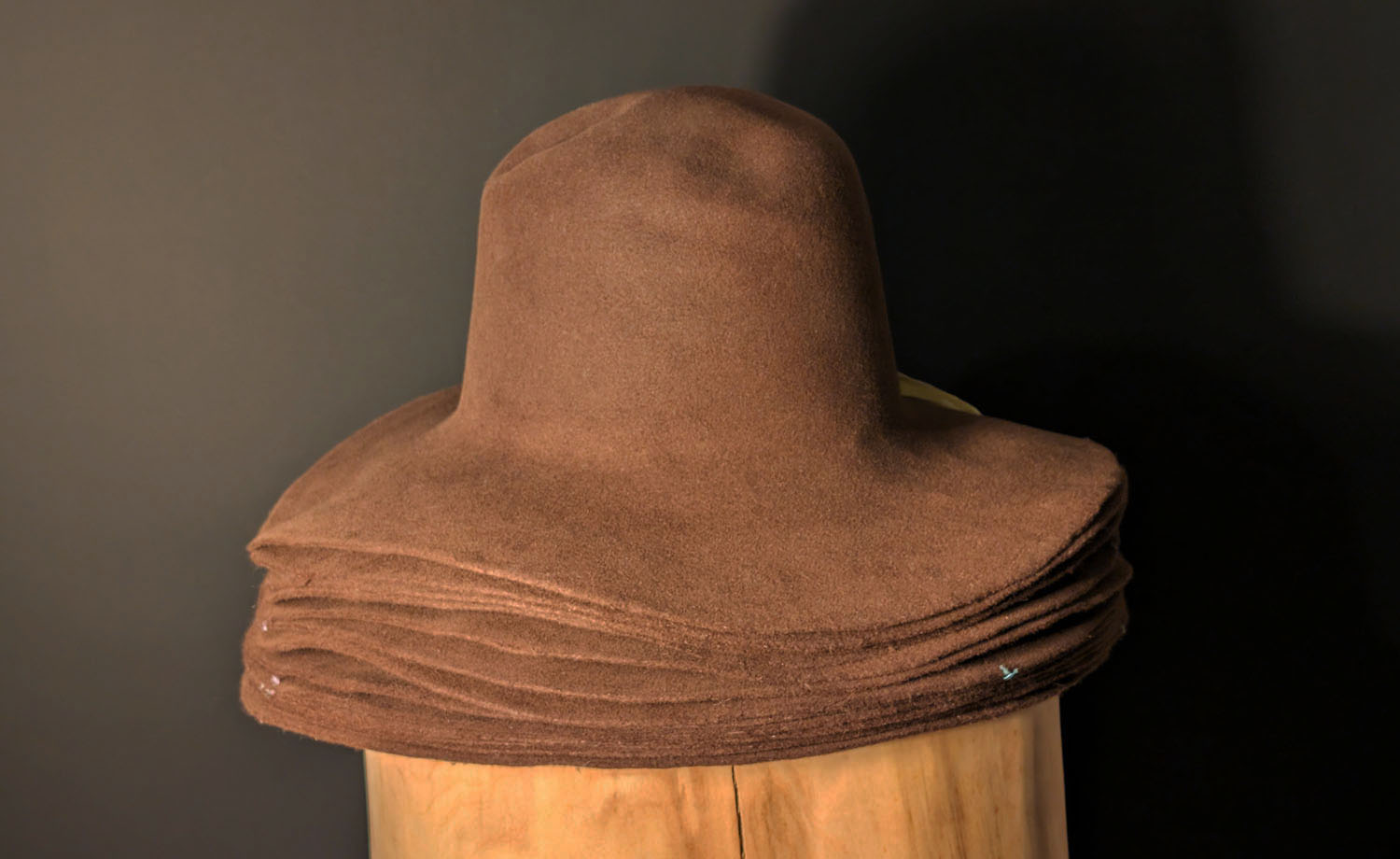 Felt hat rawbody made from the finest rabbit felt (100%) in nut brown